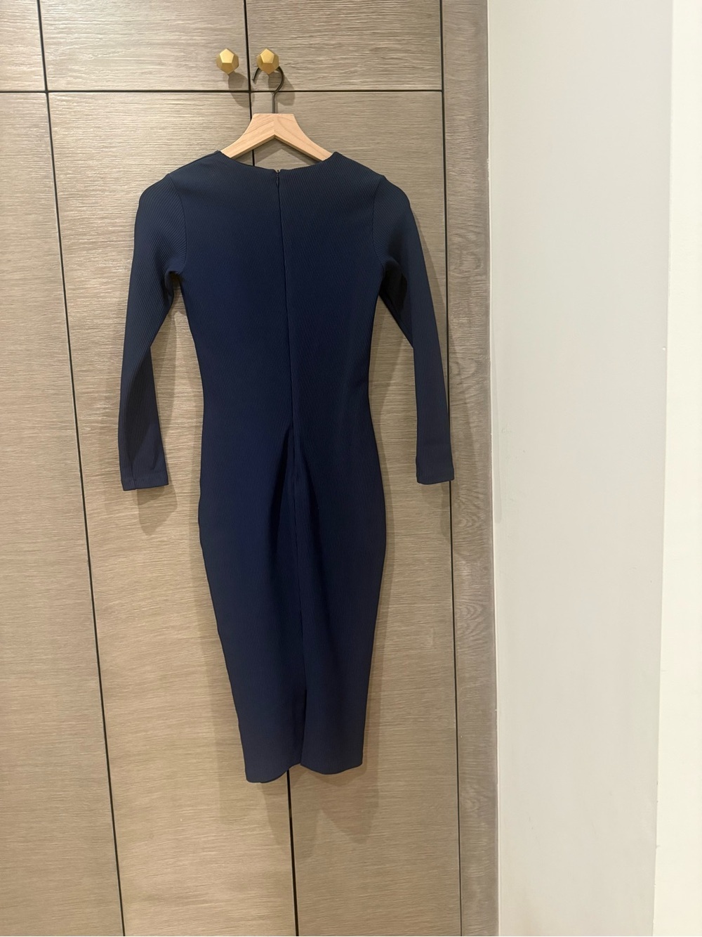 Nadia Tarr Elegant Navy Long-Sleeve ribbed Bodycon Dress - Picture 4 of 5